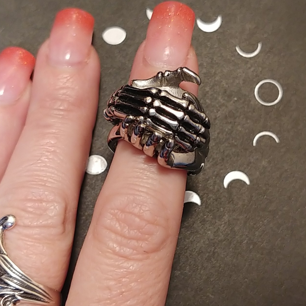 Interlocking Hands Ring - Size 6.5/7